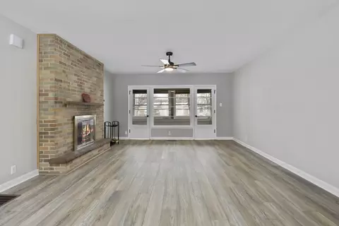 821 Orange St, Elgin, IL 60123 photo 11