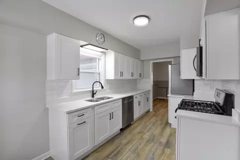 821 Orange St, Elgin, IL 60123 photo 5