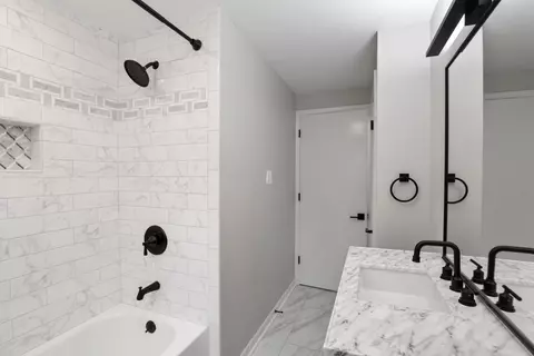 821 Orange St, Elgin, IL 60123 photo 23