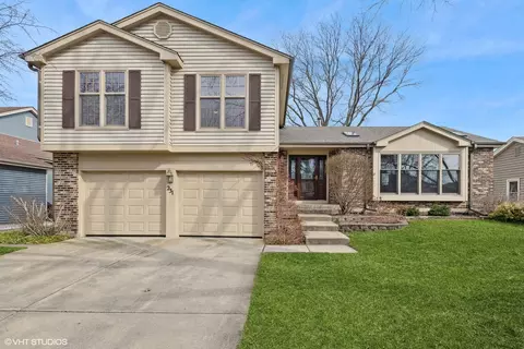 231 Hillwick Ln, Schaumburg, IL 60193