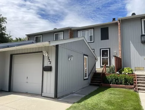 222 Lakeshore Ln, Bloomingdale, IL 60108