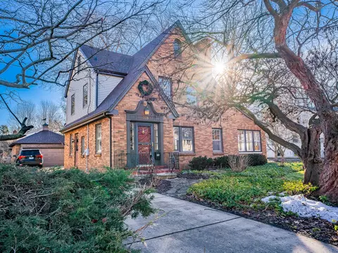 339 N Plum Grove Rd, Palatine, IL 60067
