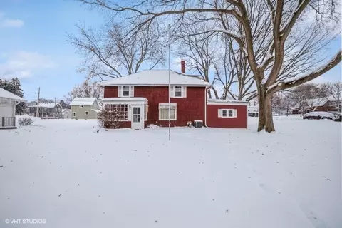 255 Oak St, Hampshire, IL 60140