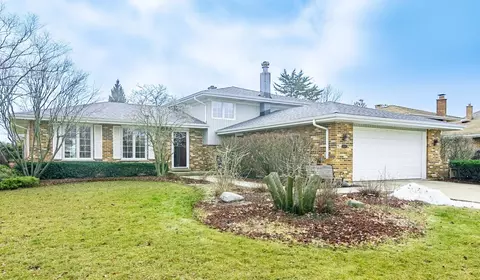 8819 Danbury Ln, Orland Park, IL 60462
