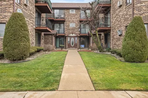3609 N Narragansett Ave #102, Chicago, IL 60634