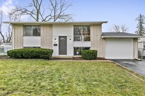 35 N Sycamore Ln, Glenwood, IL 60425