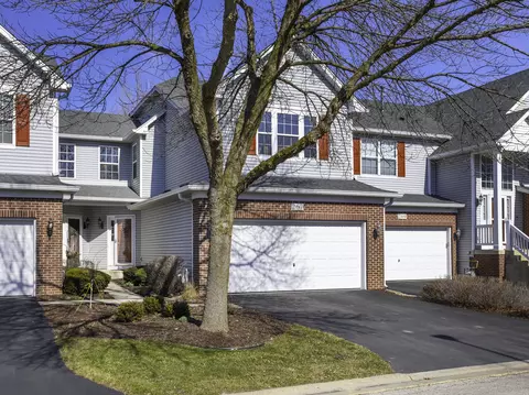 267 Ridge Rd, North Aurora, IL 60542