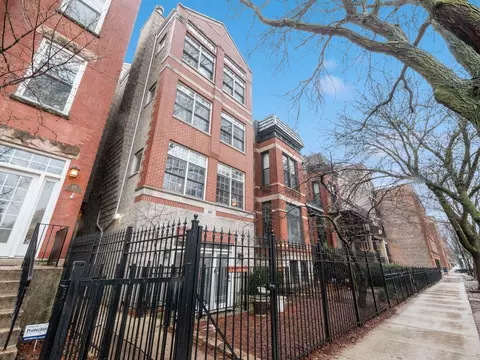 643 W Belmont Ave #2, Chicago, IL 60657