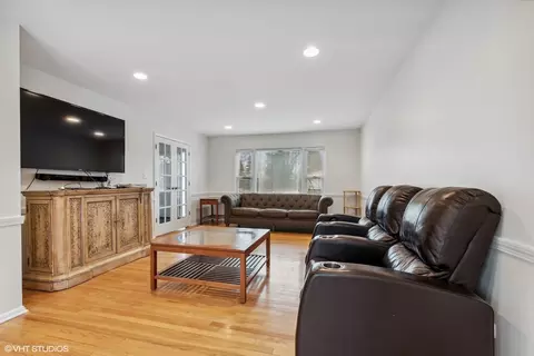 940 Wayne Ave, Deerfield, IL 60015 photo 3