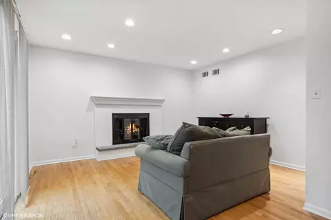 940 Wayne Ave, Deerfield, IL 60015 photo 9