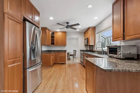 940 Wayne Ave, Deerfield, IL 60015 photo 8