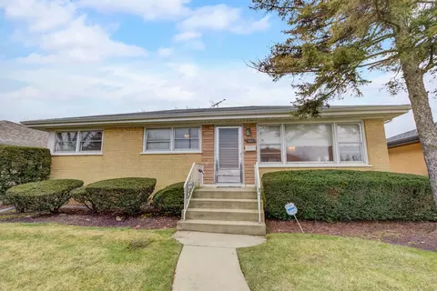 5009 Howard St, Skokie, IL 60077
