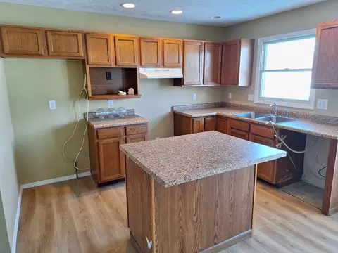 1310 Beacon Hill Ct, Normal, IL 61761 photo 3