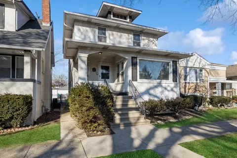 6829 30th Pl, Berwyn, IL 60402