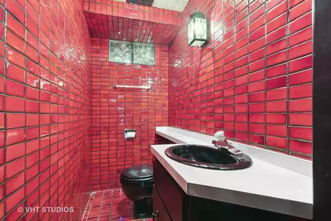 Bath - 835 Heather Rd, Deerfield, IL 60015 photo 4 of 5