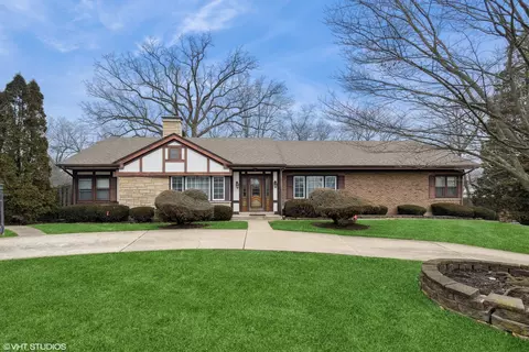 835 Heather Rd, Deerfield, IL 60015