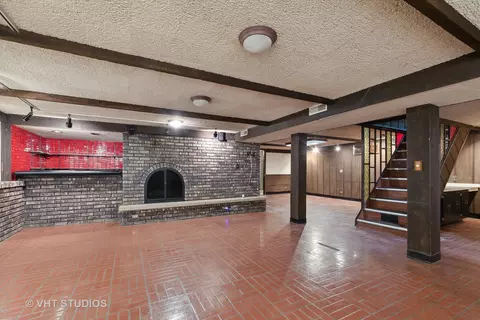 Living - 835 Heather Rd, Deerfield, IL 60015 photo 1 of 1