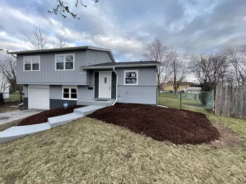 17671 Country Club Ln, Country Club Hills, IL 60478