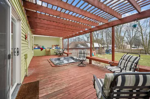 320 E High St, Sycamore, IL 60178 photo 5