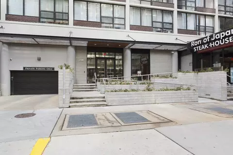 230 E Ontario St #1604, Chicago, IL 60611