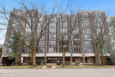 522 Church St #6A, Evanston, IL 60201