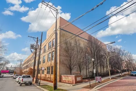 1760 W Wrightwood Ave #110, Chicago, IL 60614