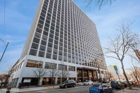 4343 N Clarendon Ave #2017, Chicago, IL 60613