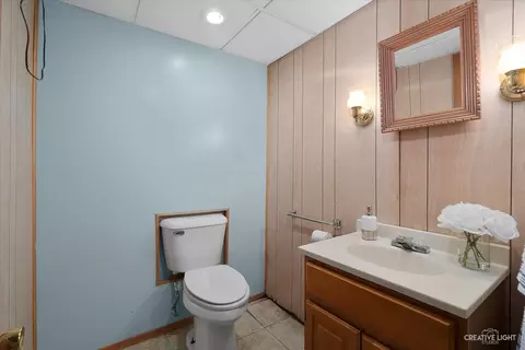 Bath - 534 Melrose Ct, Elgin, IL 60123 photo 4 of 4