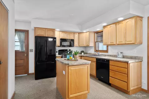 Kitchen - 534 Melrose Ct, Elgin, IL 60123 photo 1 of 3