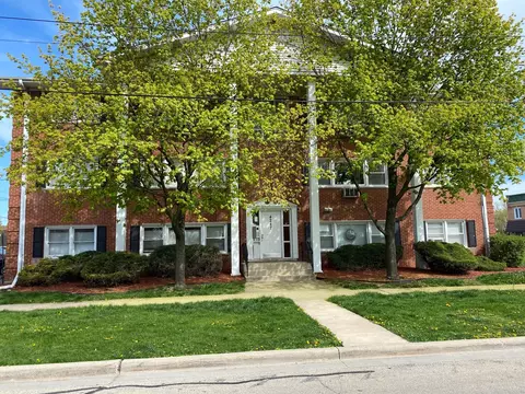 4247 Amelia Ave #4B, Lyons, IL 60534