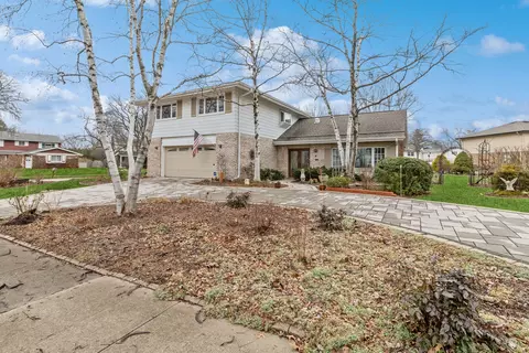 1830 Larkdale Rd, Northbrook, IL 60062
