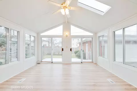 40 W Devon Ave, Roselle, IL 60172 photo 8