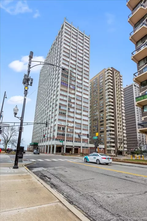6171 N Sheridan Rd #2603, Chicago, IL 60660