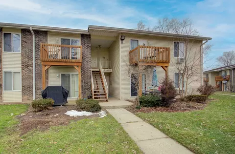 2100 Light Rd #211, Oswego, IL 60543