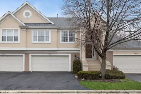 3004 Lexington Ln #8R42, Glenview, IL 60026