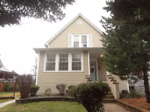 812 N 7th Ave, Maywood, IL 60153