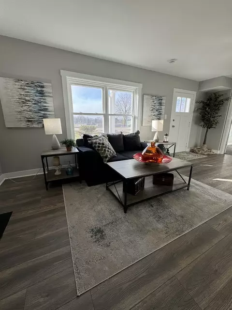 183 S Mclean Blvd, Elgin, IL 60123 photo 3