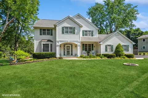 870 W Hillside St, Palatine, IL 60067