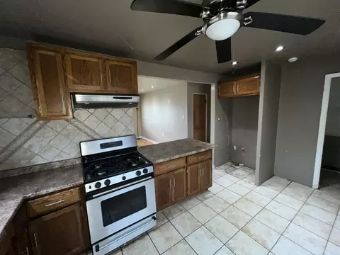 16528 Oxford Dr, Markham, IL 60428 photo 2