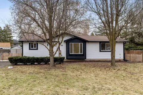 520 High Ct, Wauconda, IL 60084