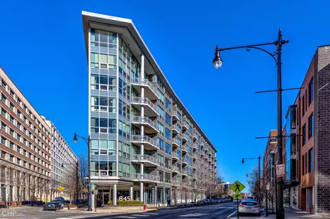 845 N Kingsbury St #416, Chicago, IL 60610