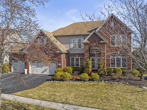 2085 Morningview Dr, Hoffman Estates, IL 60192