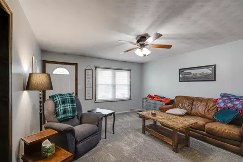 1205 Rutledge Rd, Bloomington, IL 61701 photo 2