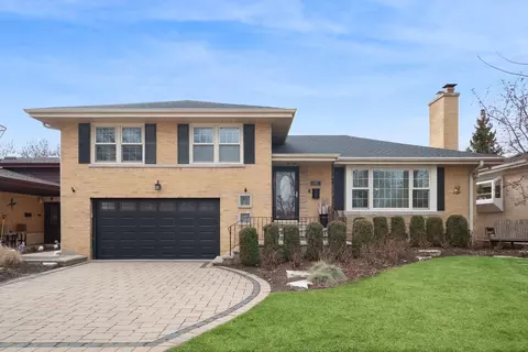 8114 Kedvale Ave, Skokie, IL 60076