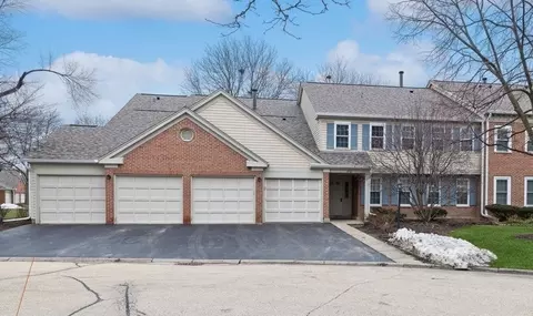 1510 Canbury Ct #B2, Wheeling, IL 60090