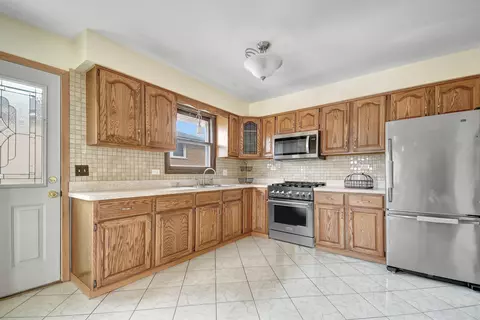 7835 Stickney Ave, Bridgeview, IL 60455 photo 11