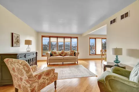 7835 Stickney Ave, Bridgeview, IL 60455 photo 4