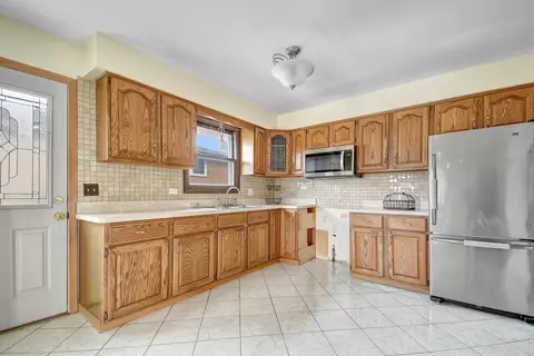 7835 Stickney Ave, Bridgeview, IL 60455 photo 12