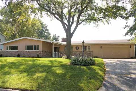 3609 W Young St, Mchenry, IL 60050 photo 2
