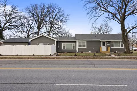 9256 S 53rd Ave, Oak Lawn, IL 60453